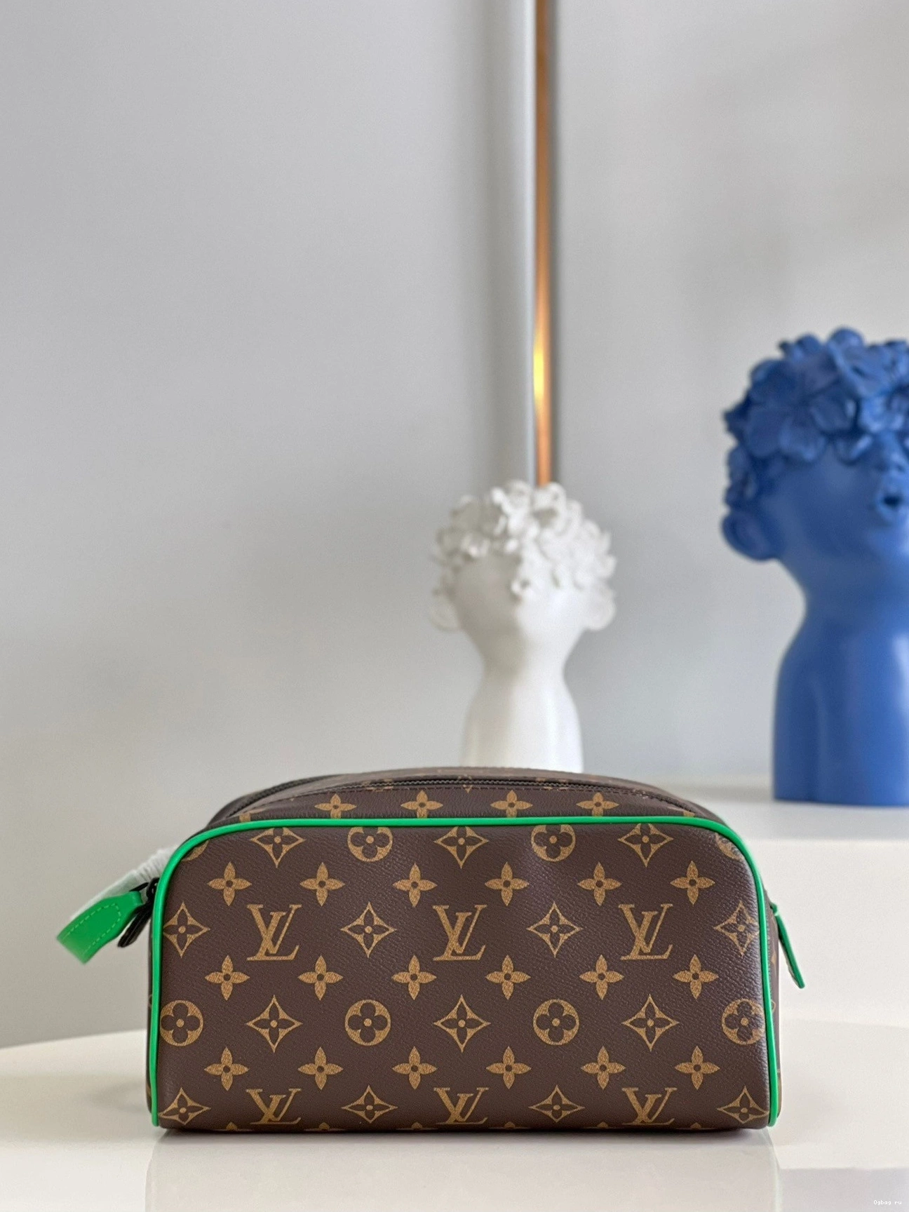 LOUIS KIT TOILET DOPP VUITTON POUCH 0807